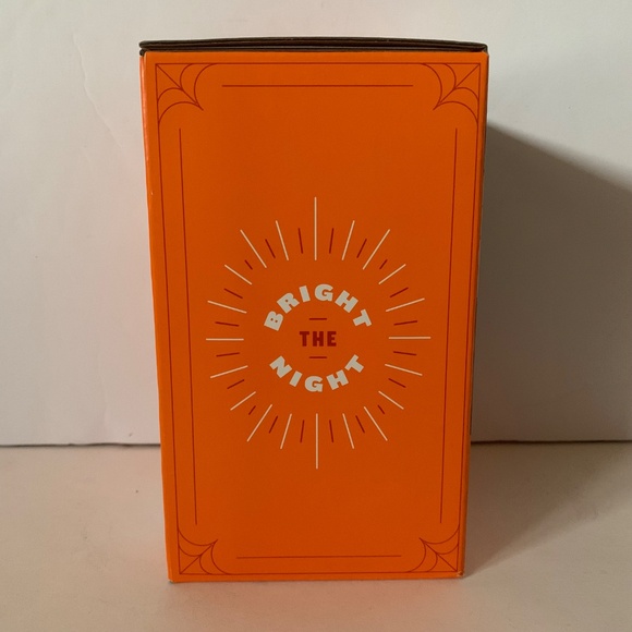 NIB. HYDE & EEK! Swooping Witches Light Projector - Picture 5 of 5